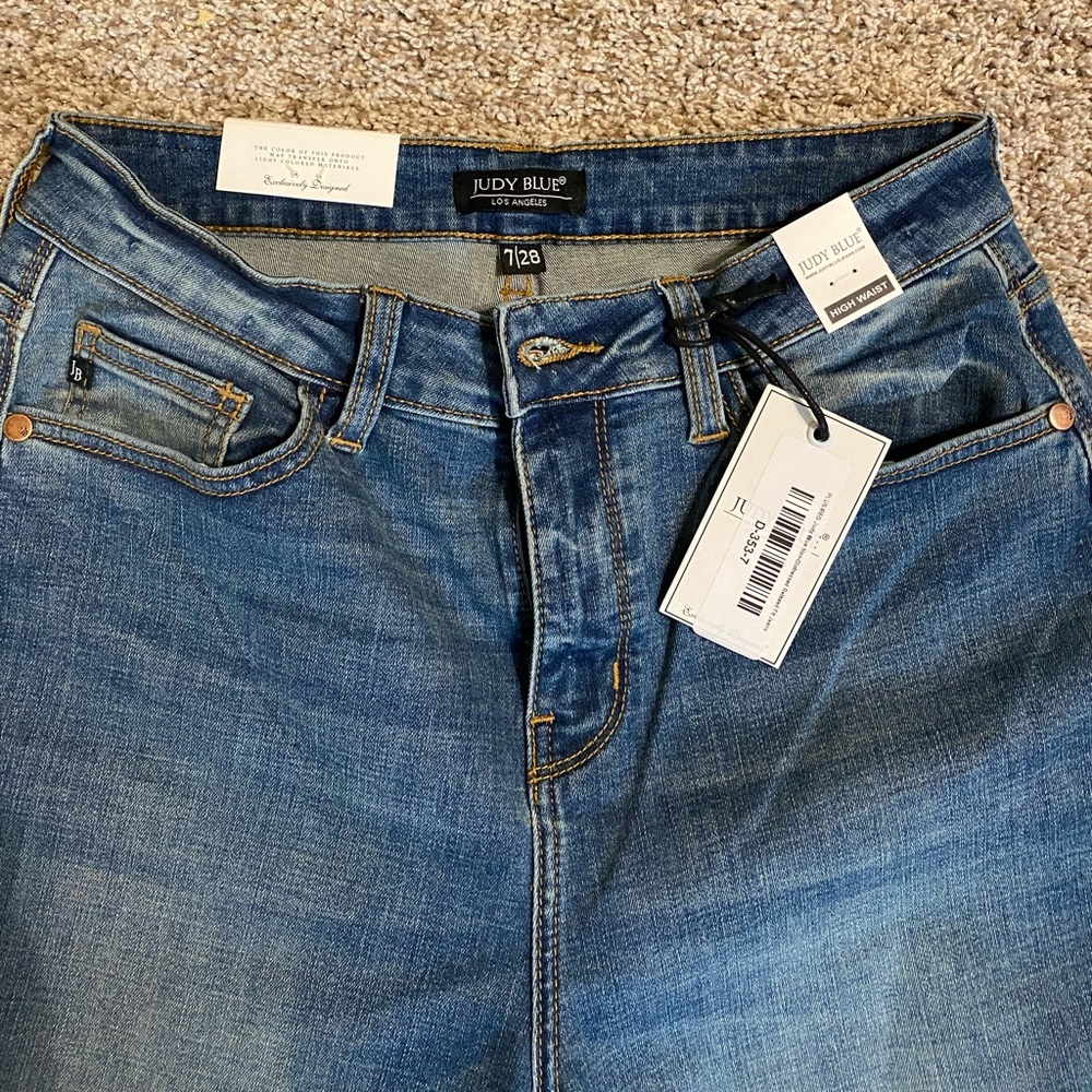 NWT Judy Blue Jeans Relaxed fit Straight Leg